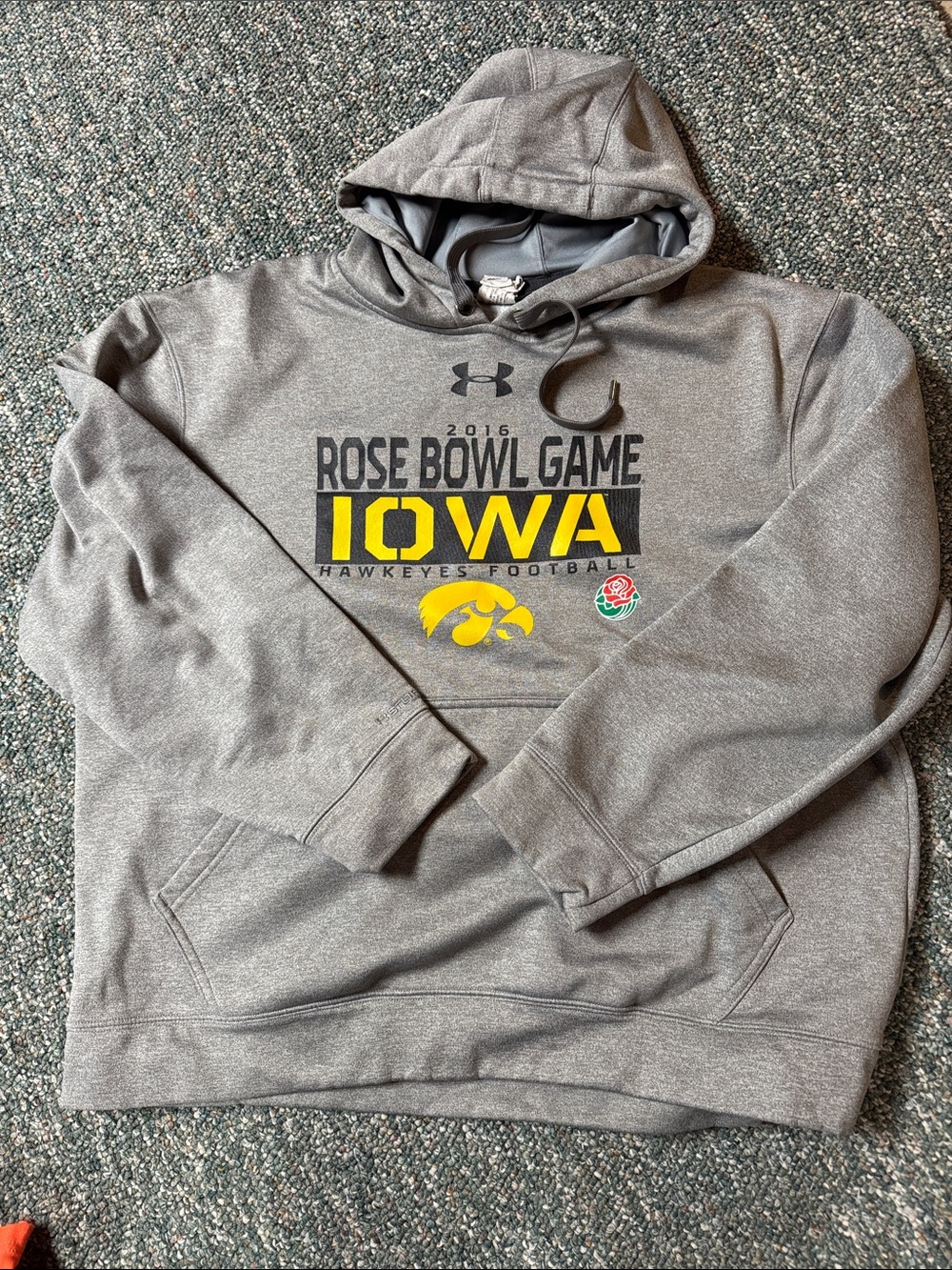 Under Armour Gray Iowa Hawkeyes Rose Bowl Pullover Hoodie